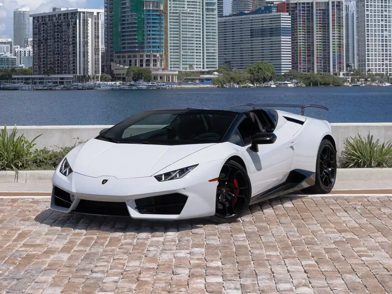 Lamborghini Huracan Spyder White