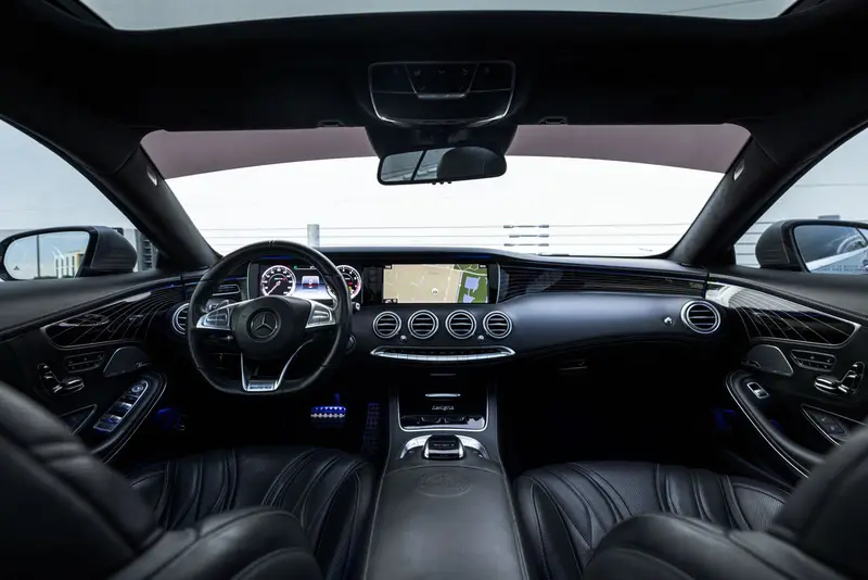 Drive Miami in Elegance: Mercedes S-Class as Your Luxury Rental