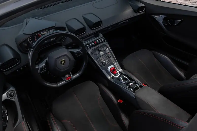 Lamborghini Huracan Spyder White exotic car rental Miami — photo 6