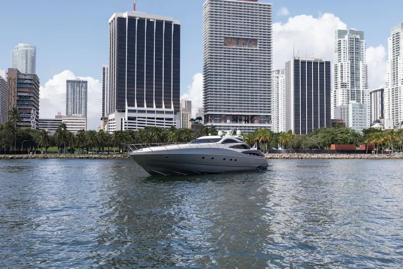 75' Sunseeker yacht charter Miami — photo 2