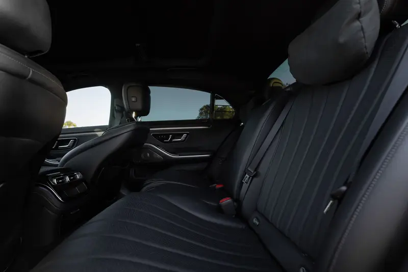 Mercedes-S580 Black exotic car rental Miami — photo 8