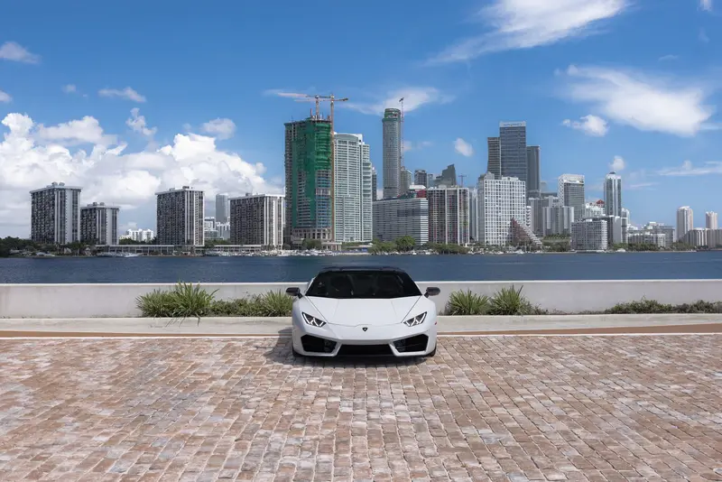 Lamborghini Huracan Spyder White exotic car rental Miami — photo 4