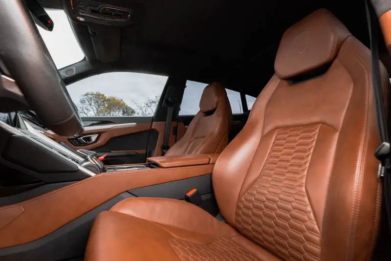 Lamborghini Urus Purple exotic car rental Miami — photo 8