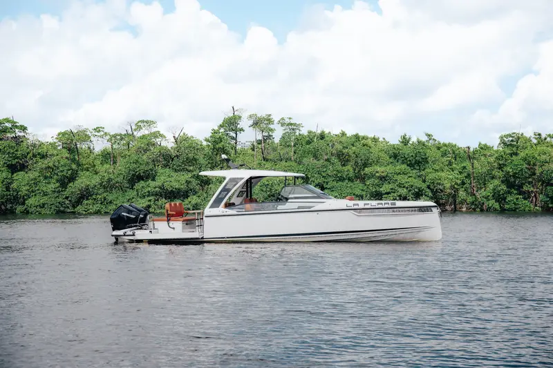 Saxdor 320 GTO yacht charter Miami — photo 8