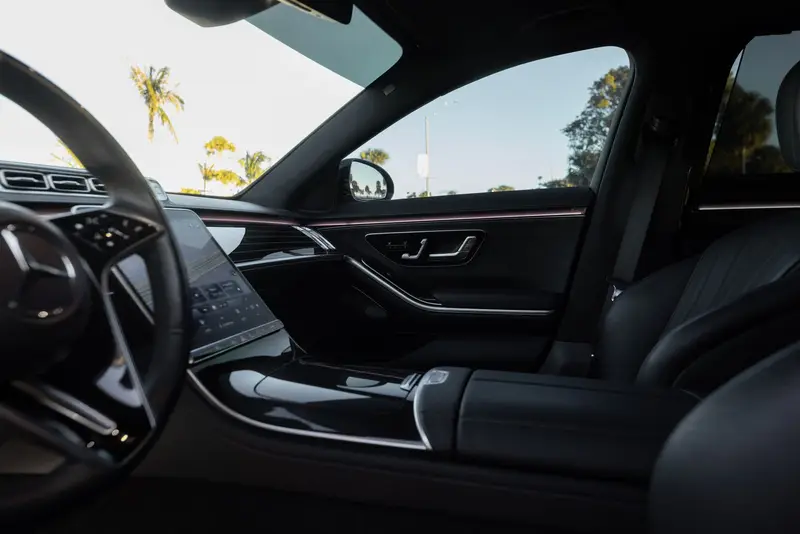 Mercedes-S580 Black exotic car rental Miami — photo 7