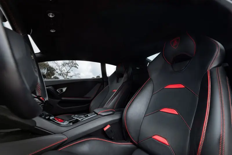 Lamborghini Huracan Evo Coupe exotic car rental Miami — photo 8