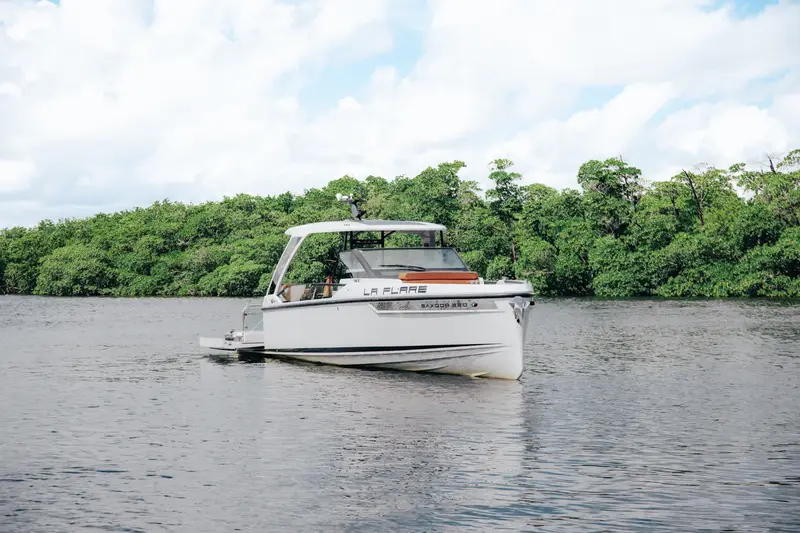 Saxdor 320 GTO yacht charter Miami — photo 2