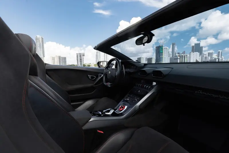 Lamborghini Huracan Spyder White exotic car rental Miami — photo 5