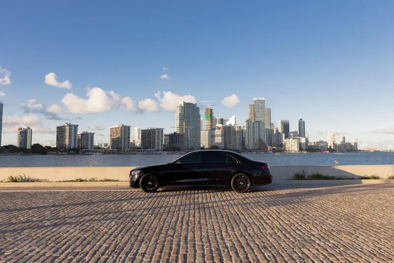 Mercedes-S580 Black exotic car rental Miami — photo 4