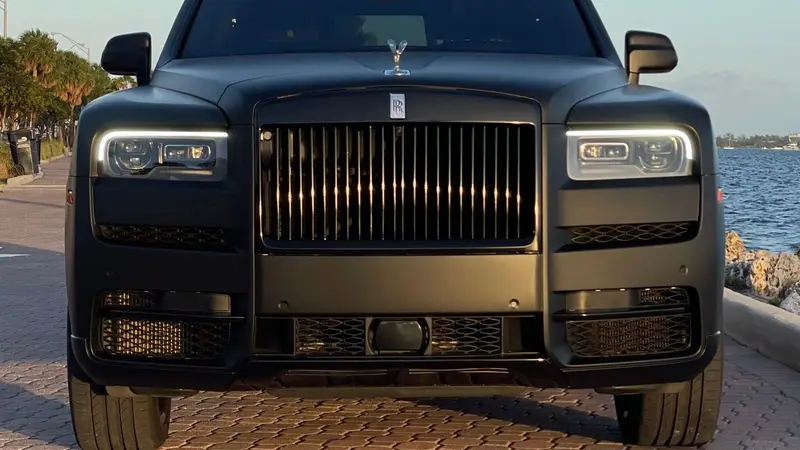 Comparing Brands: Lamborghini vs. McLaren vs. Rolls-Royce — Which Fits Your Miami Trip?