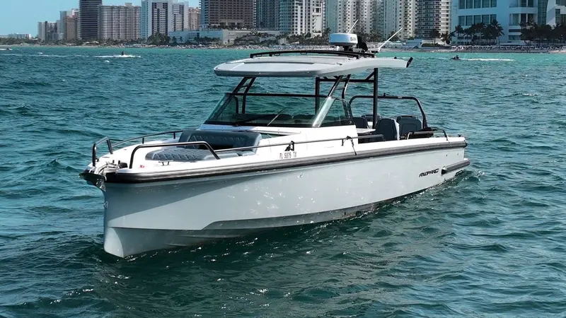 Why Charter a Yacht While in Miami