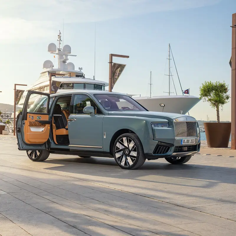 Luxury on Wheels: Enhance Your Miami Music Week with a Rolls-Royce Rental