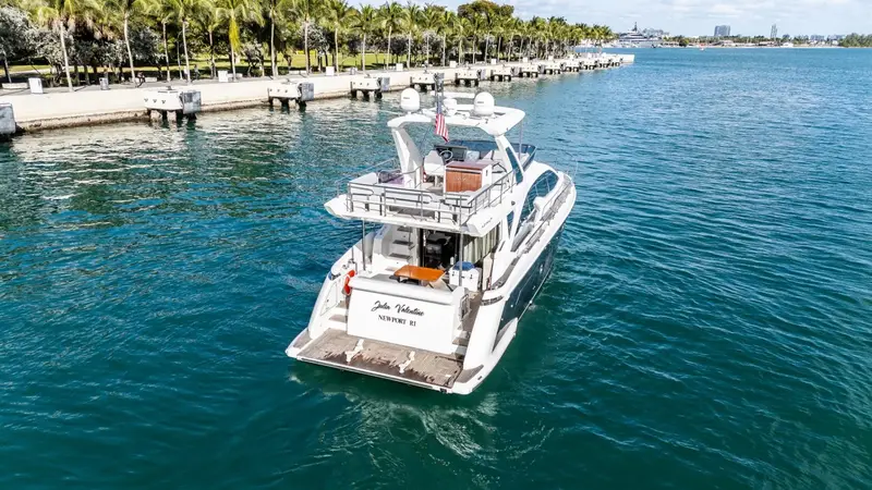 52' Julia Valentine yacht charter Miami — photo 8
