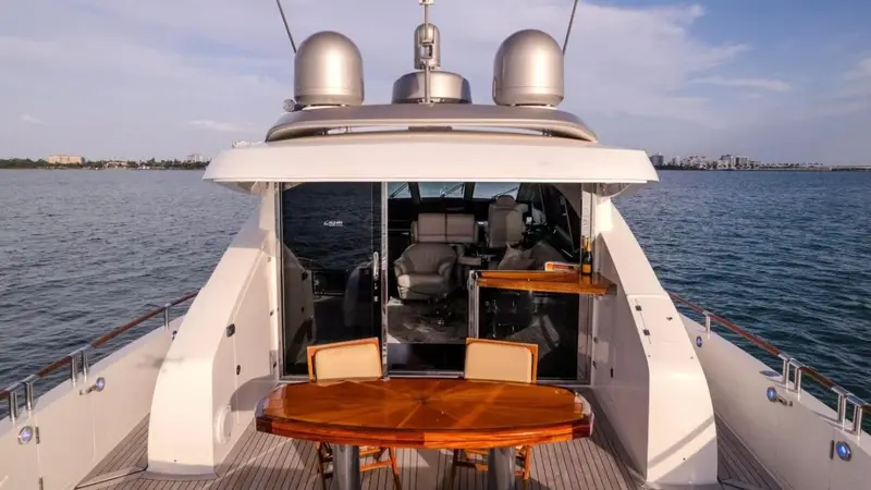 Why the Lazzara 75′ Charter Is Miami’s Top Choice for Group Yacht Trips