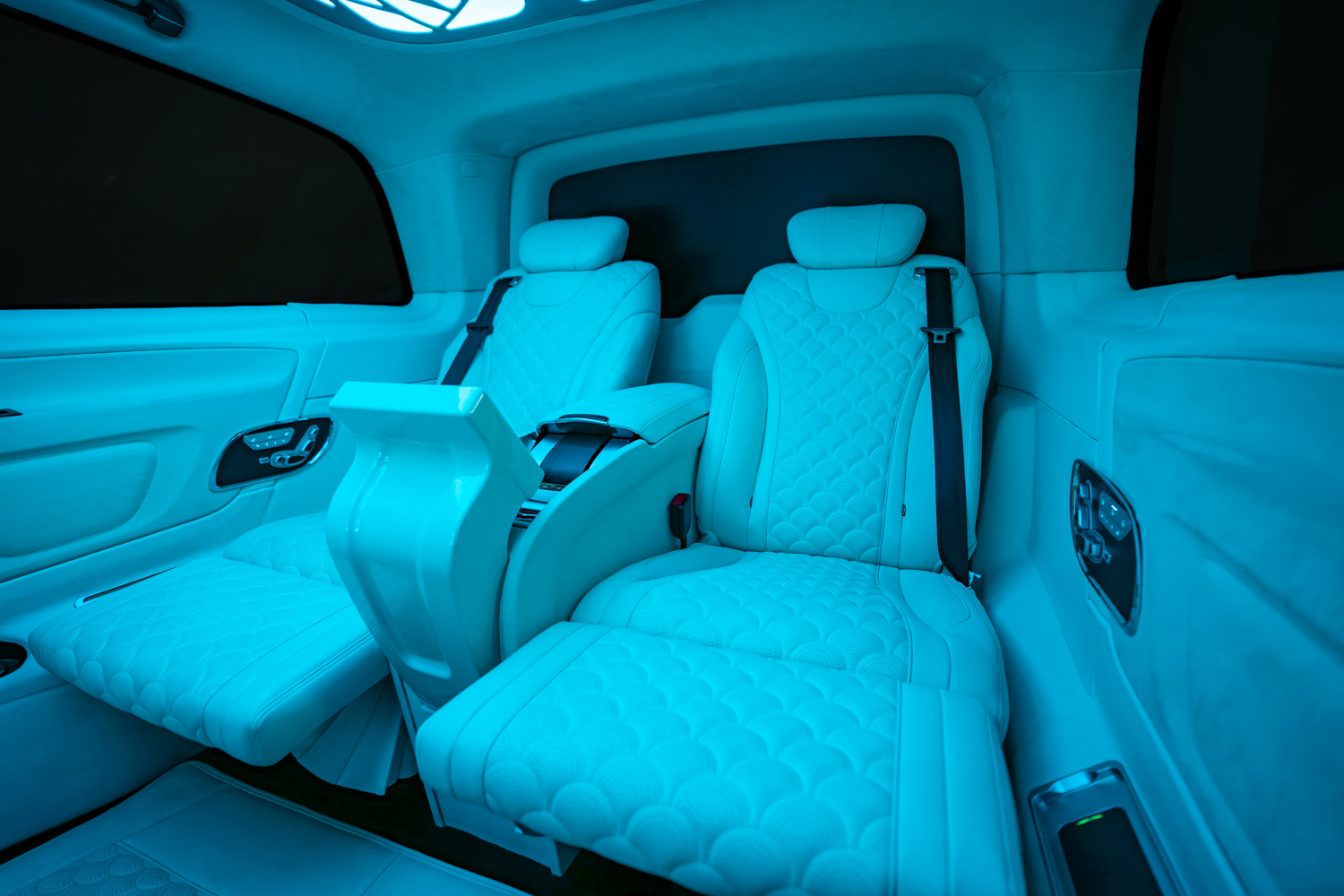 Mercedes-Benz Metris Maybach Matte Black