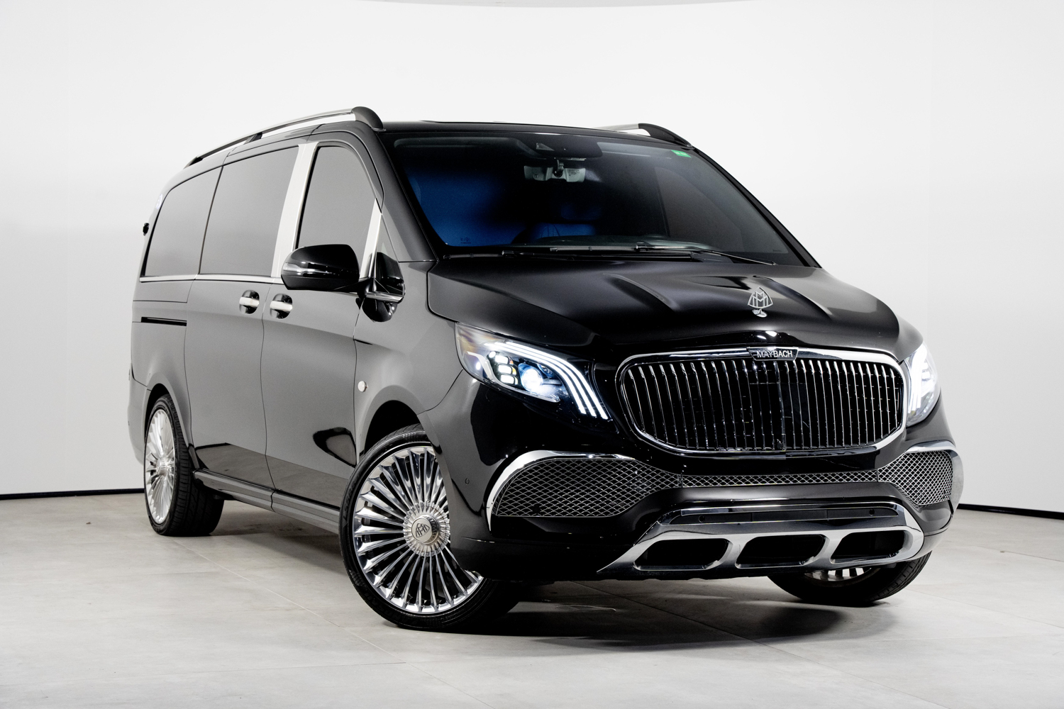 Mercedes-Benz Metris Maybach Gloss Black