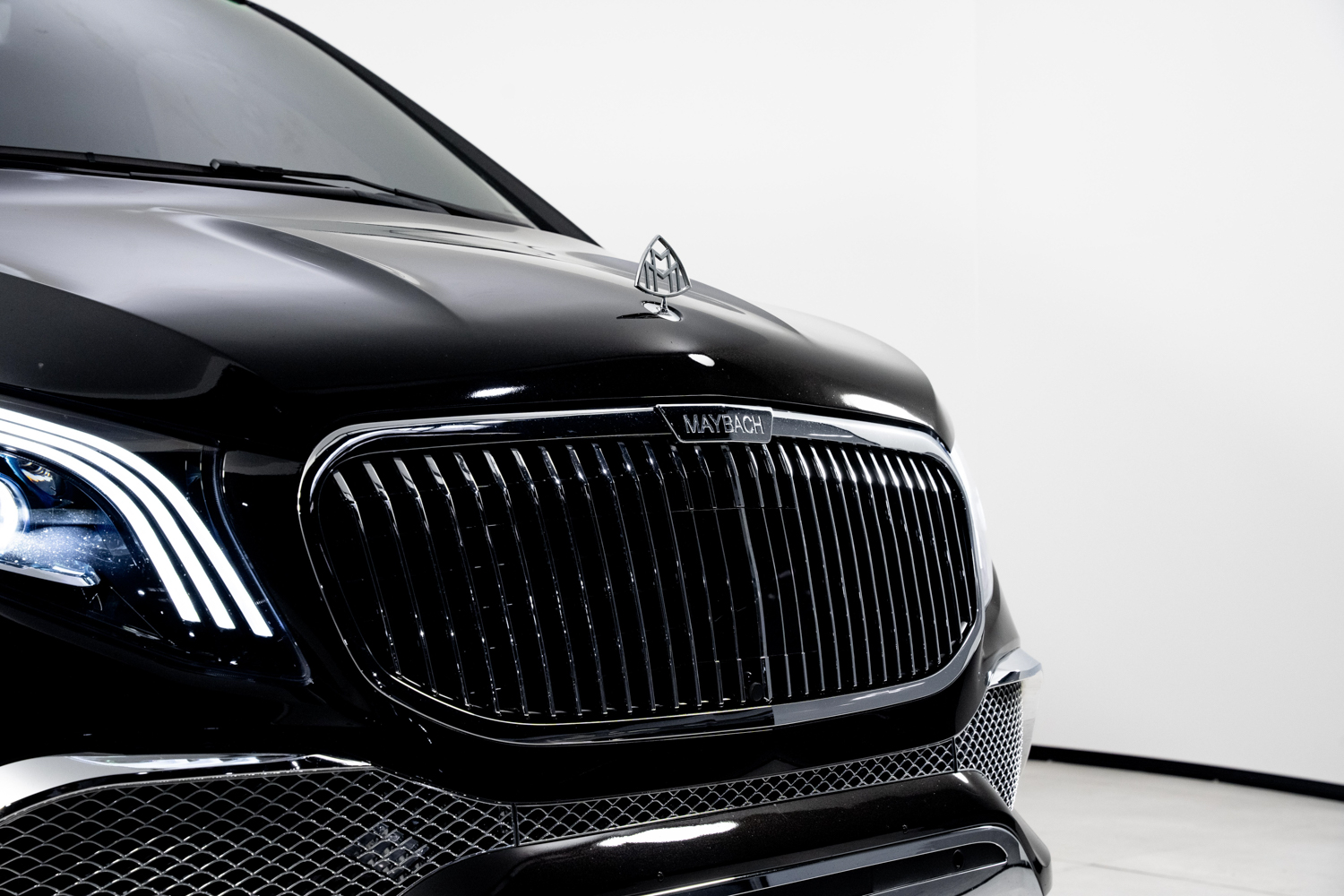 Mercedes-Benz Metris Maybach Gloss Black