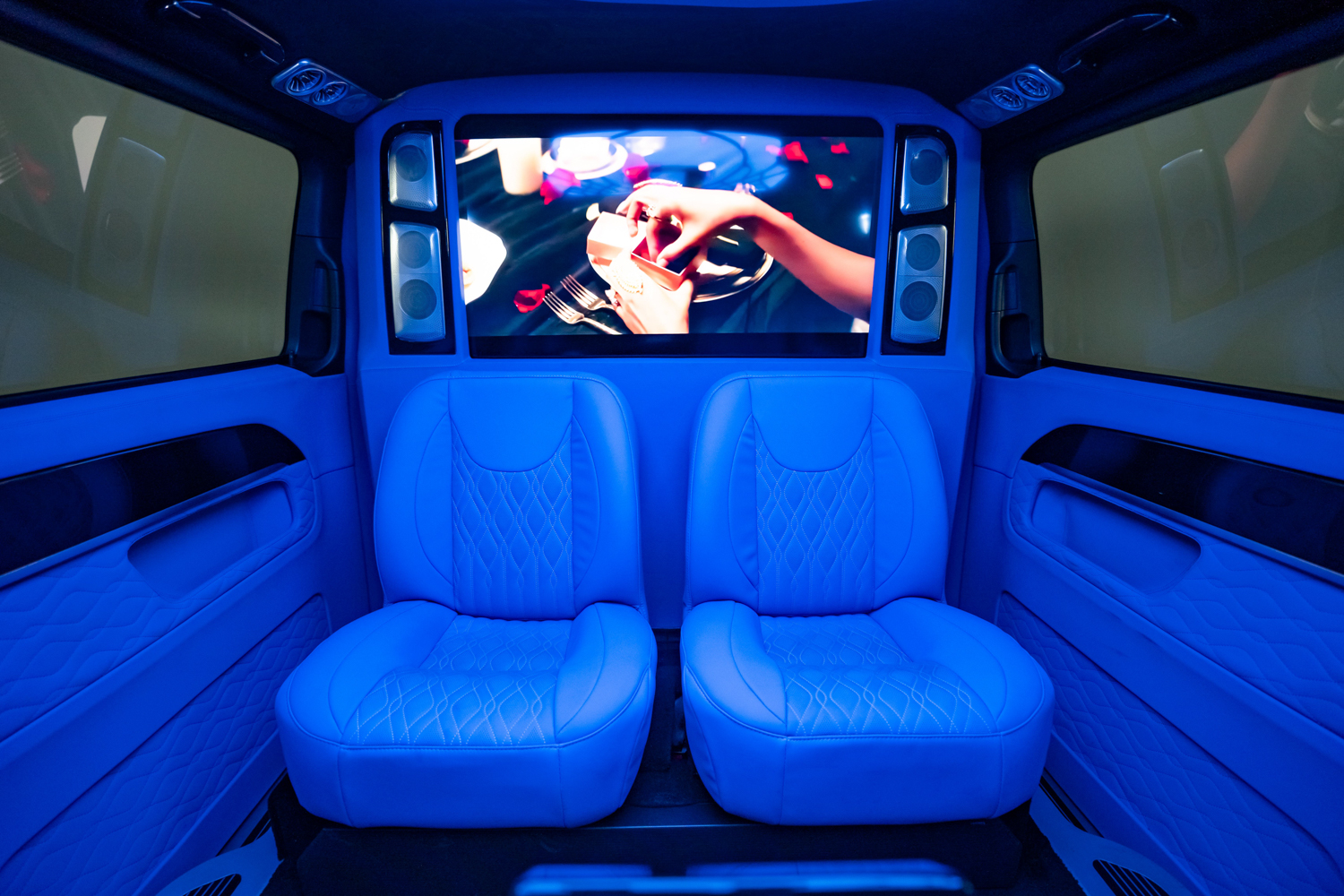 Mercedes-Benz Metris Maybach Gloss Black