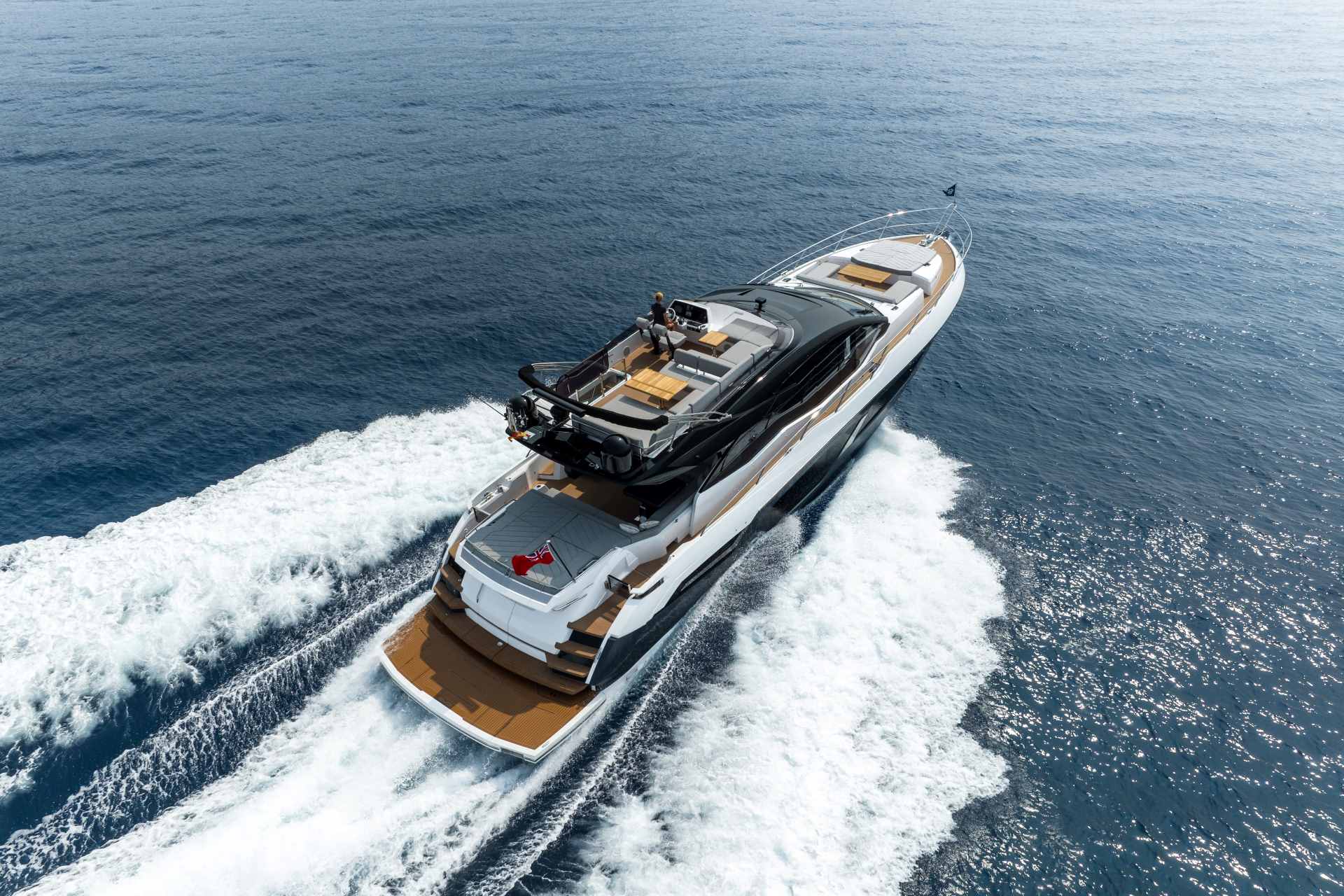 Luxury Yachting in Miami: Cruise in Style with the Sunseeker 75' & Saxdor 320 GTO