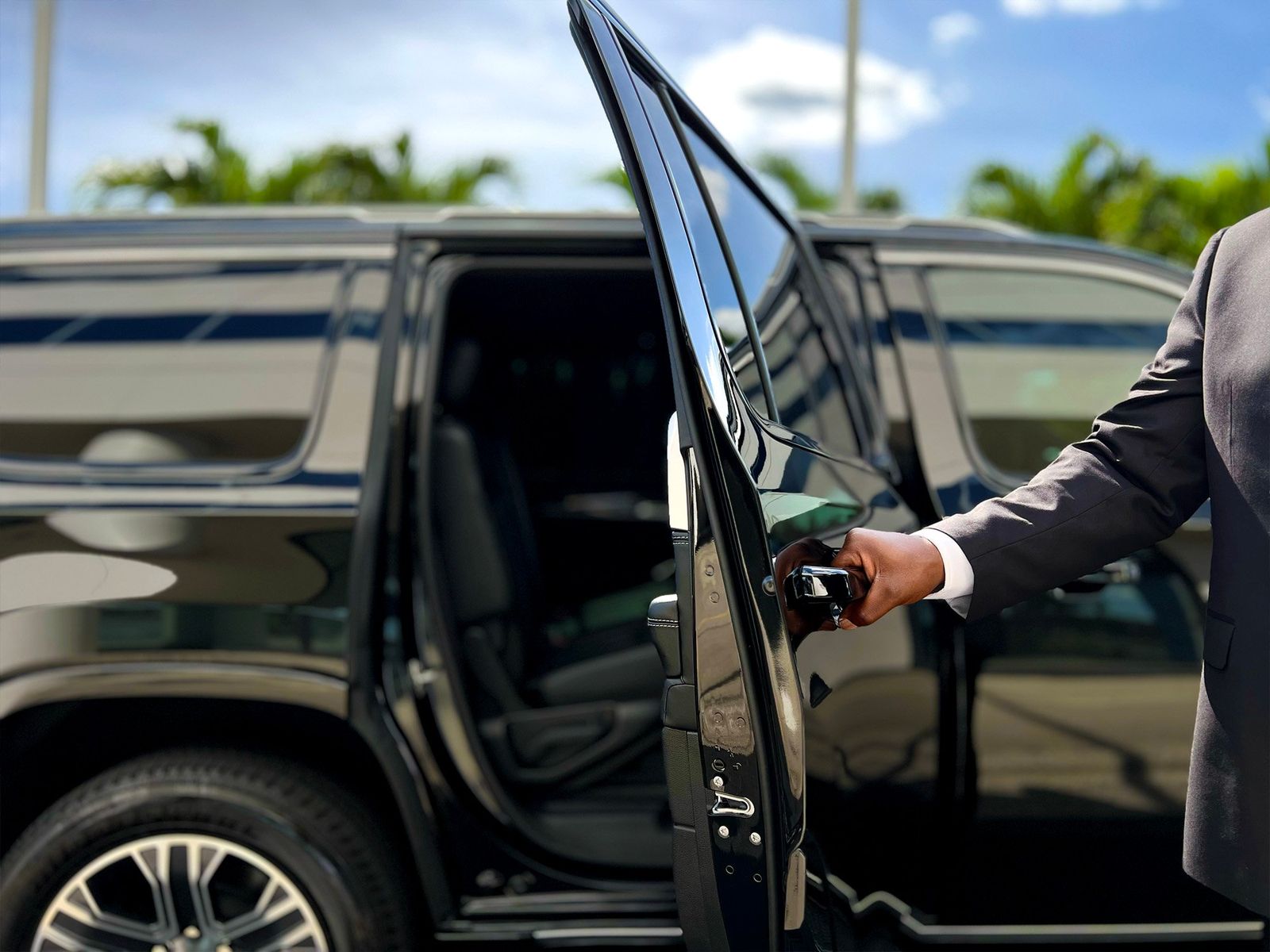 The Ultimate Guide to Chauffeur Services in Miami