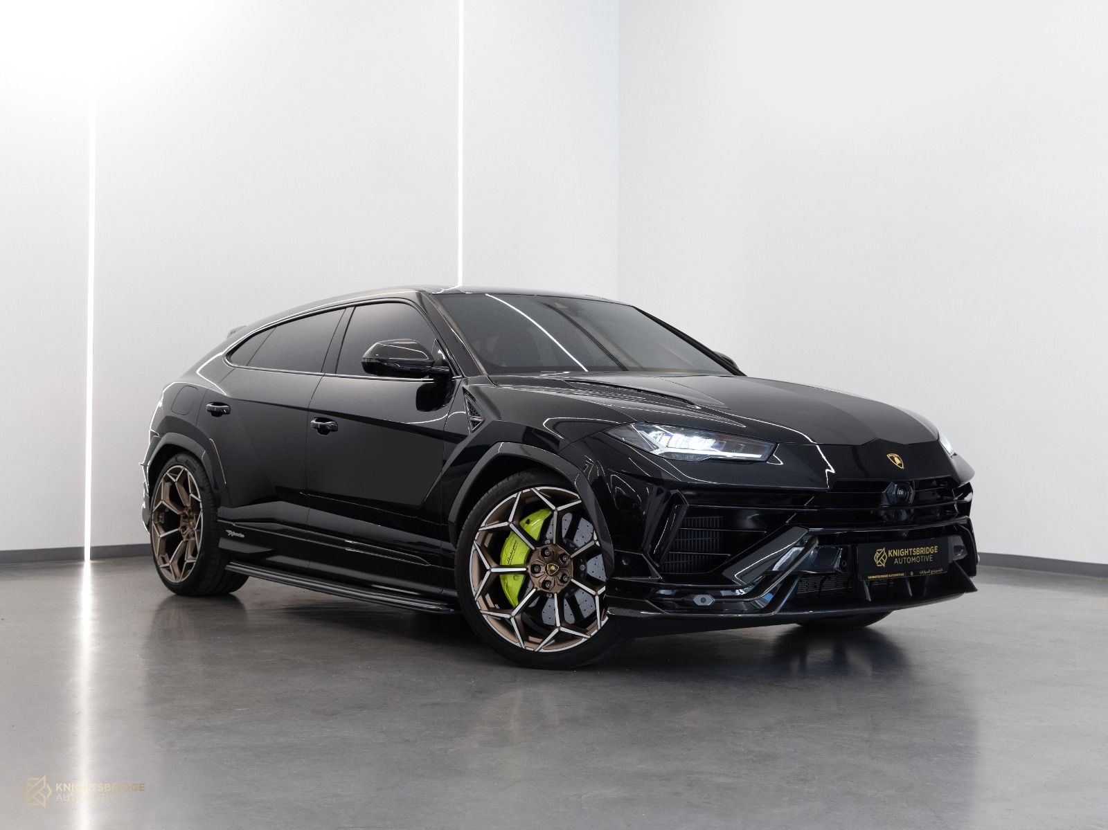 Cruise Miami in Luxury: Rent a Lamborghini Urus Performante for an Unforgettable Drive
