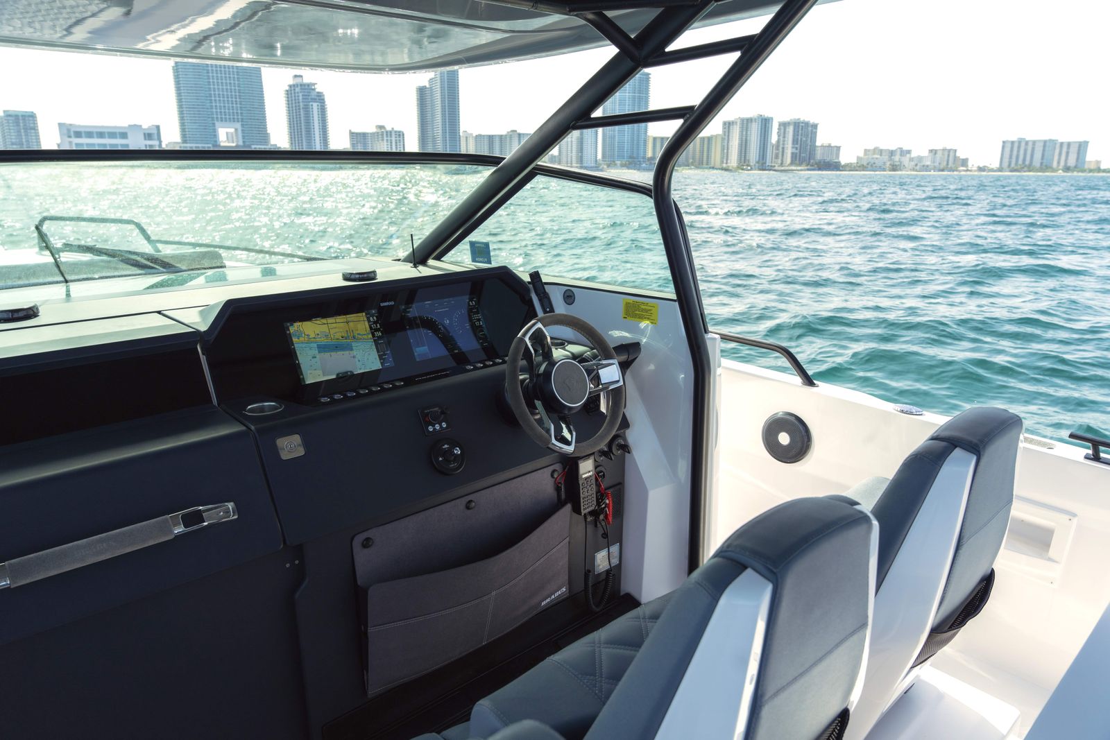 Axopar Brabus 37’