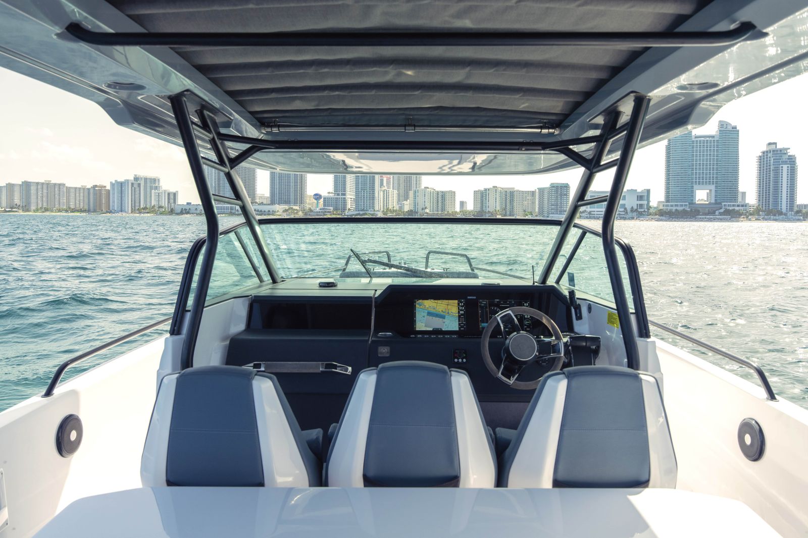 Axopar Brabus 37’
