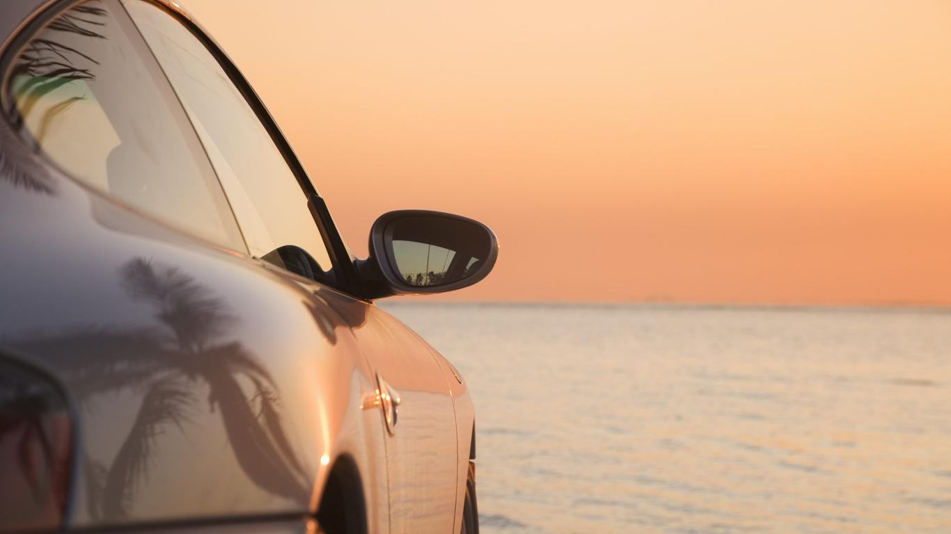The Best Luxury Cars for Exploring Coconut Grove & Coral Gables