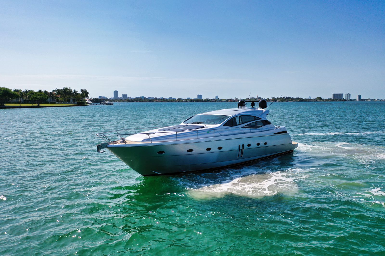 Pershing 65’