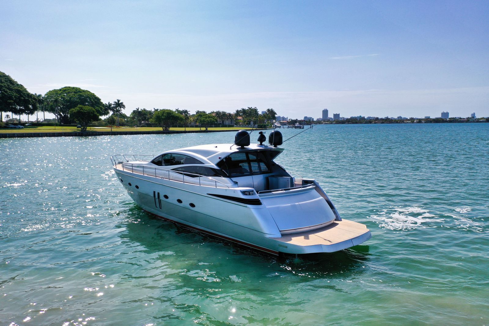Pershing 65’