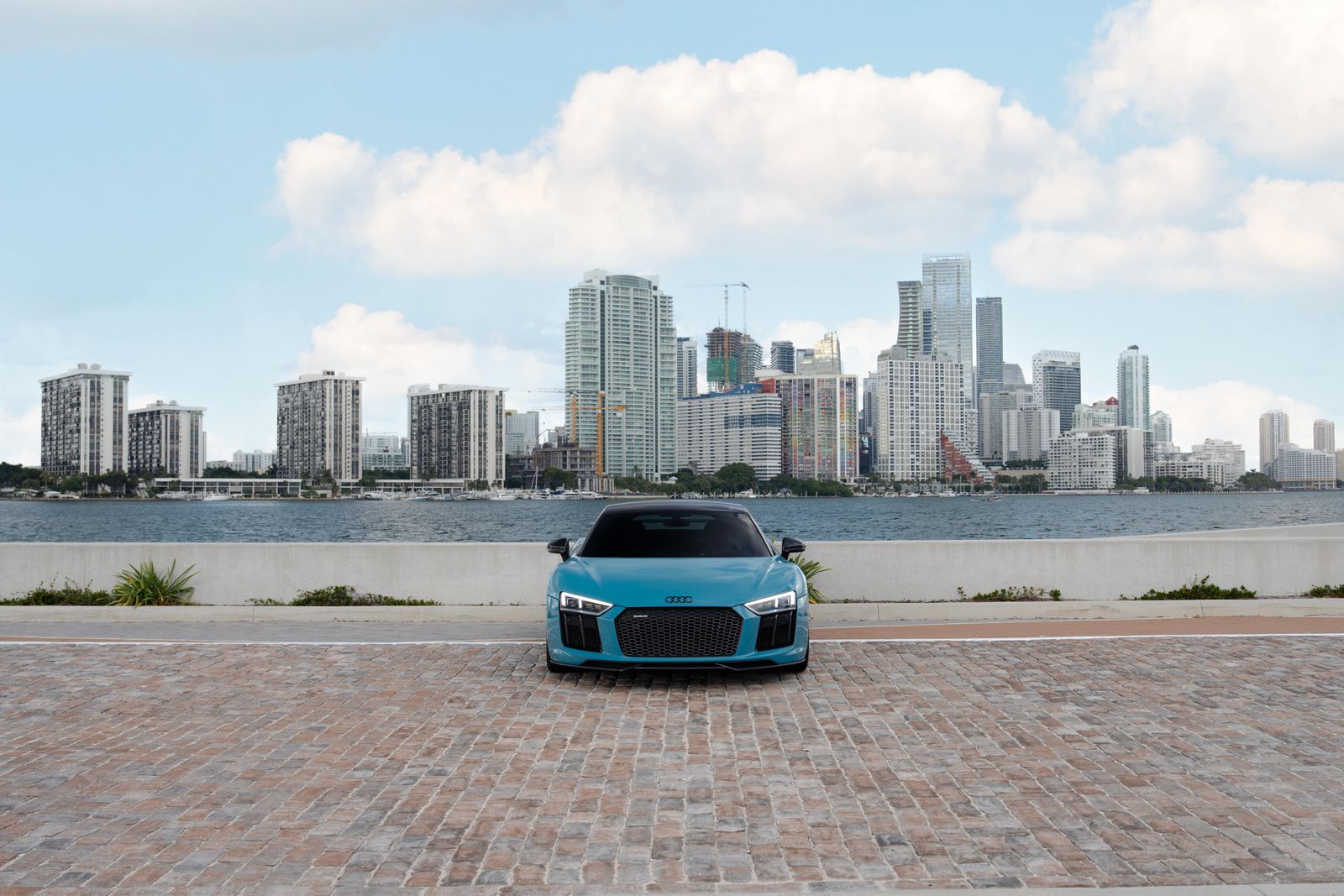 Audi R8 Coupe v10 Plus