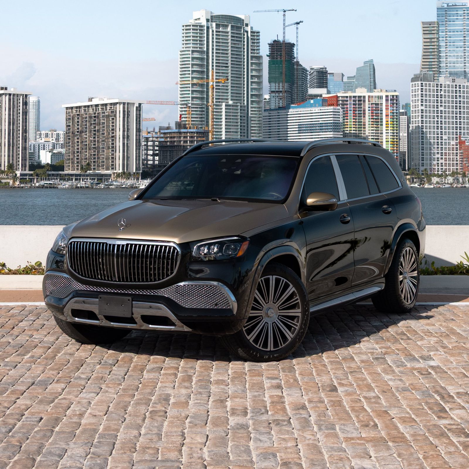 Mercedes Maybach GLS 600 Gold