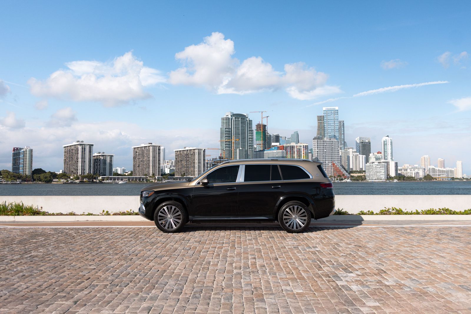 Mercedes Maybach GLS 600 Gold