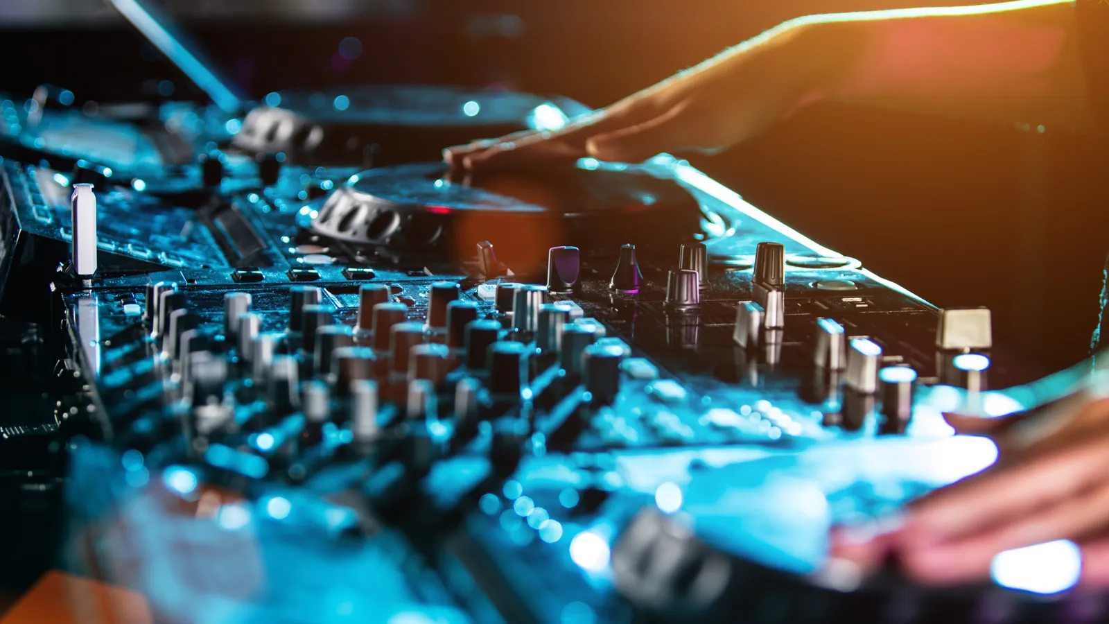Miami Music Week 2026: Your Ride Between Pool Parties, WMC, and Ultra