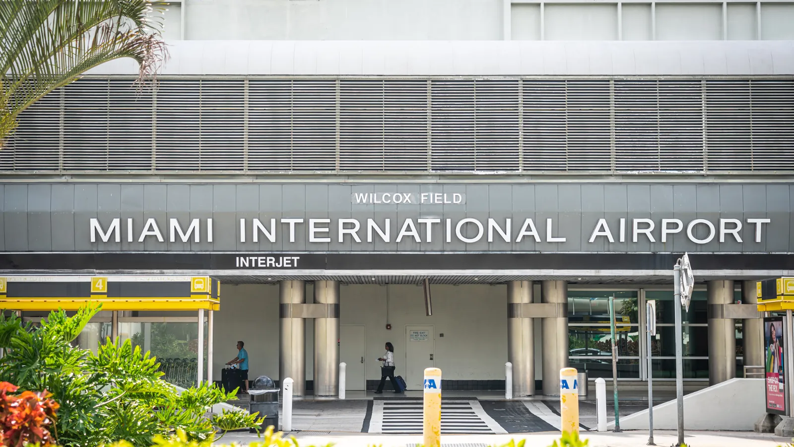Airport Luxury Car Delivery in Miami: Start Your Trip in Style from MIA