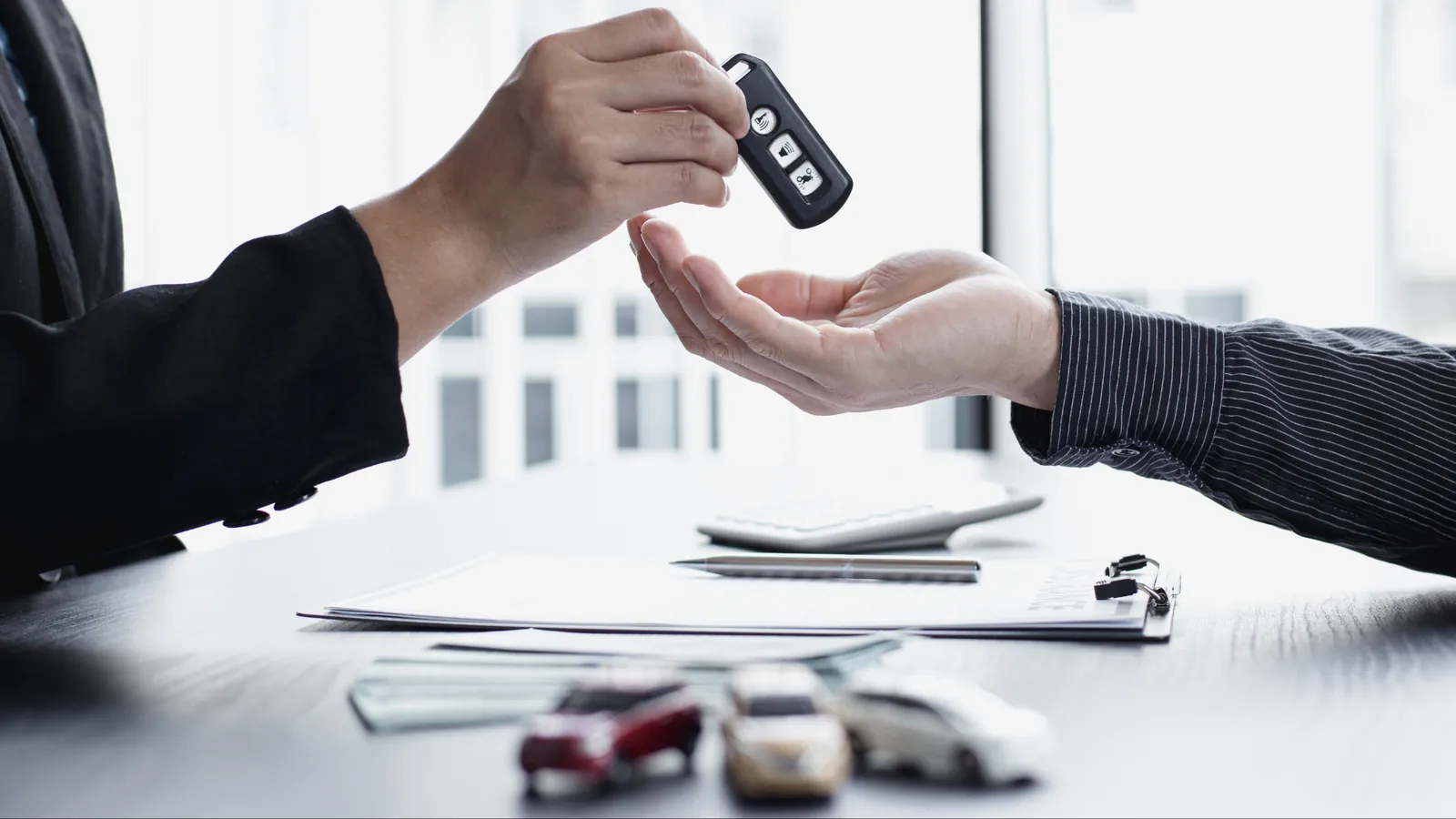 Moving to Miami? Why a Monthly Exotic Car Rental Makes More Sense Than Buying